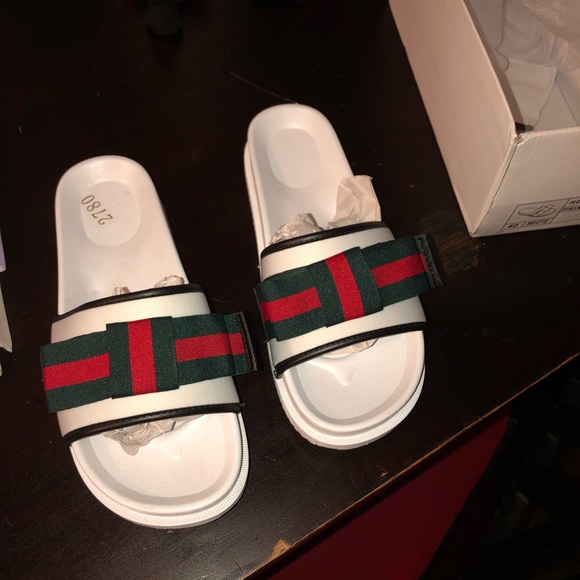 Cute sandals - Picture 2 of 2